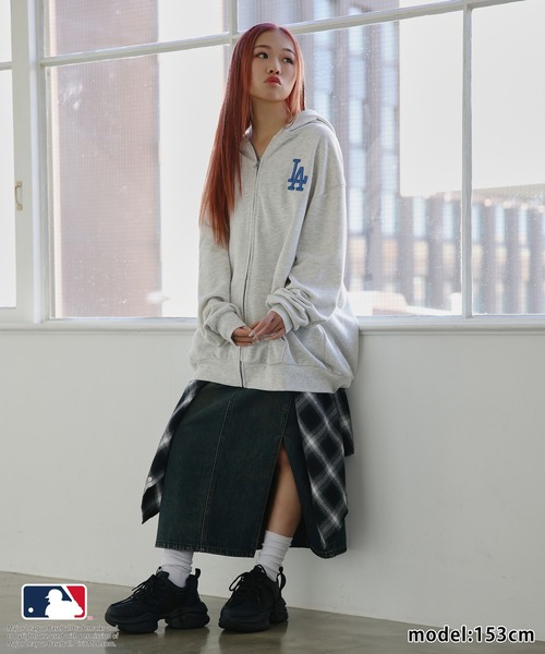MLB ベーシック ミディアム ロゴ フードジップアップ BOS (Ptn。 MLB/メジャーリーグベースボール 別注 ワッペン刺繍 ビッグ