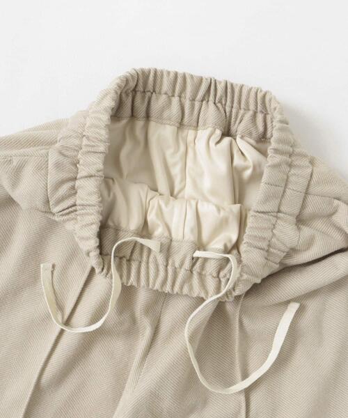 URBAN RESEARCH DOORS(アーバンリサーチドアーズ)の「ヘリンボーンピンタックイージーパンツ(その他パンツ・レディース・チャコールグレー/ベージュ・MEDIUM)」の17枚目の写真