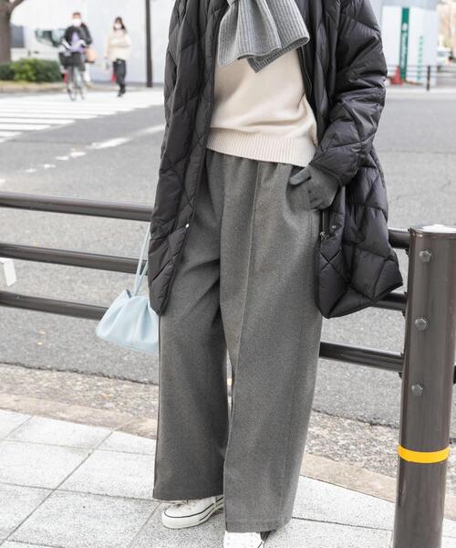 URBAN RESEARCH DOORS（アーバンリサーチドアーズ）の「ヘリンボーンピンタックイージーパンツ（その他パンツ・レディース・チャコールグレー/ベージュ・MEDIUM）」の9枚目の写真