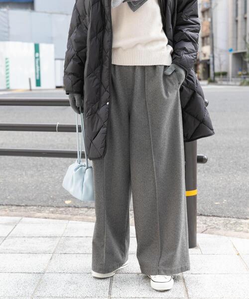 URBAN RESEARCH DOORS（アーバンリサーチドアーズ）の「ヘリンボーンピンタックイージーパンツ（その他パンツ・レディース・チャコールグレー/ベージュ・MEDIUM）」の12枚目の写真