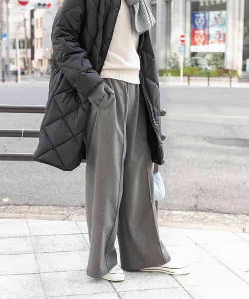 URBAN RESEARCH DOORS（アーバンリサーチドアーズ）の「ヘリンボーンピンタックイージーパンツ（その他パンツ・レディース・チャコールグレー/ベージュ・MEDIUM）」の14枚目の写真