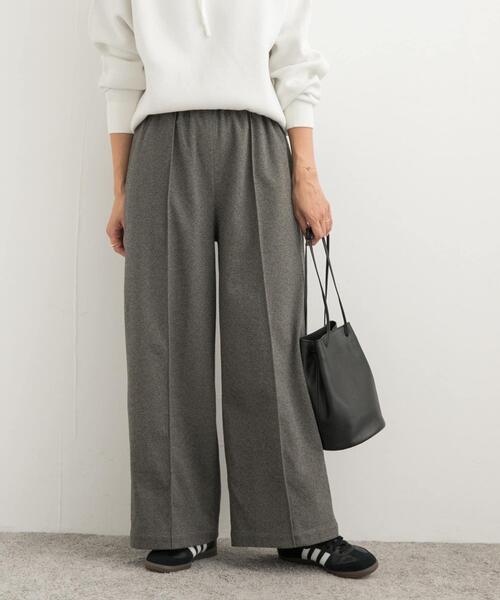 URBAN RESEARCH DOORS（アーバンリサーチドアーズ）の「ヘリンボーンピンタックイージーパンツ（その他パンツ・レディース・チャコールグレー/ベージュ・MEDIUM）」の21枚目の写真