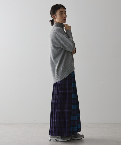 AMERICAN HOLIC（アメリカンホリック）の「モックネックコクーンニットプルオーバー（ニット/セーター・レディース・ブラック/レッド/ブルー/アイボリー/杢グレー・M/L）」の16枚目の写真