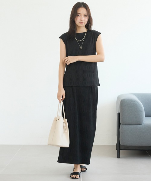 LAVEANGE(ラビアンジェ)の「ウエーブカットプルオーバー/セットアップ対応/凹凸素材/上品見え/洗える(Tシャツ/カットソー・レディース・ネイビー/ブラック/グリーン・5L/4L/3L/LL/M)」の9枚目の写真