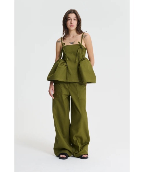 CECILIE BAHNSEN（セシリー バンセン）の「STRAP TOP W/ GATHERED PEPLUM INSERTS AND STRINGS（シャツ/ブラウス・レディース・オリーブ・6）」の2枚目の写真