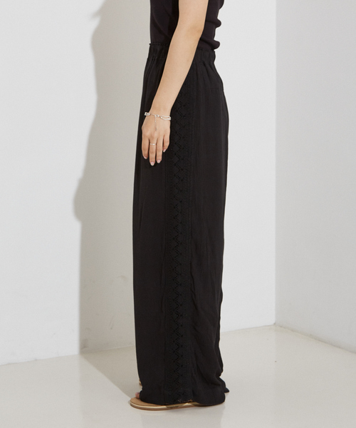 NOMINE(ノミネ)の「【WEB限定】コットン レース パンツ(その他パンツ・レディース・ブラック/オフホワイト・フリー)」の15枚目の写真