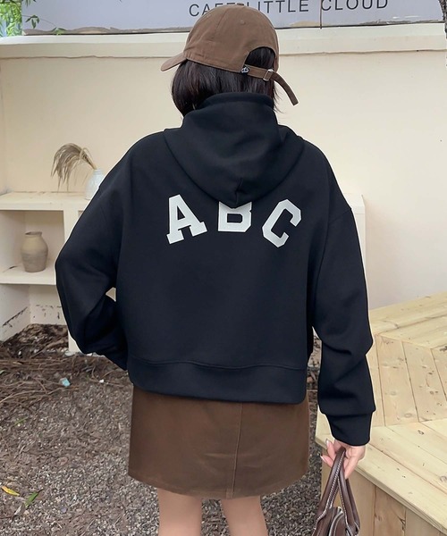 aimoha(アイモハ)の「「ABC」ロゴプリントフーディー(パーカー・レディース・ライトベージュ/ブラック/ワインレッド/ライトグレー/ホワイト・FREE)」の3枚目の写真