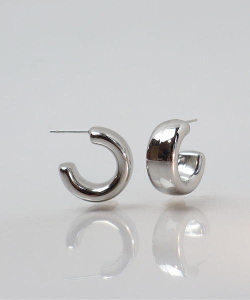 ieLS(イエルズ)の「金属アレルギー対応「ieLS」ステンレス ワイドフープピアス(ピアス(両耳用)・レディース・ゴールド/シルバー・ONE SIZE)」の4枚目の写真