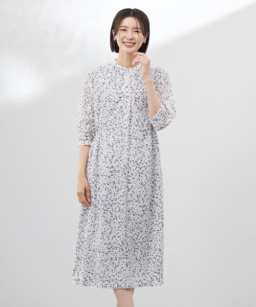 J.PRESS(ジェイプレス)の「【洗える】スパンローンフラワープリント ワンピース(ワンピース・レディース・アイボリー系5/ネイビー系5・T15/T13)」の1枚目の写真