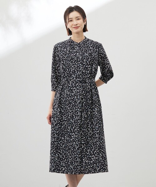 J.PRESS(ジェイプレス)の「【洗える】スパンローンフラワープリント ワンピース(ワンピース・レディース・アイボリー系5/ネイビー系5・T15/T13)」の2枚目の写真