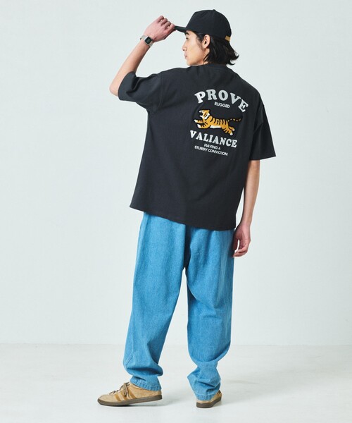 FREAK'S STORE（フリークスストア）の「限定展開 リラックスフィット バックデザイン刺繍 クルーネック Tシャツ / TIGER（Tシャツ/カットソー・メンズ・ネイビー/ホワイト/ブラック/グレイッシュベージュ・SMALL/MEDIUM/LARGE）」の9枚目の写真