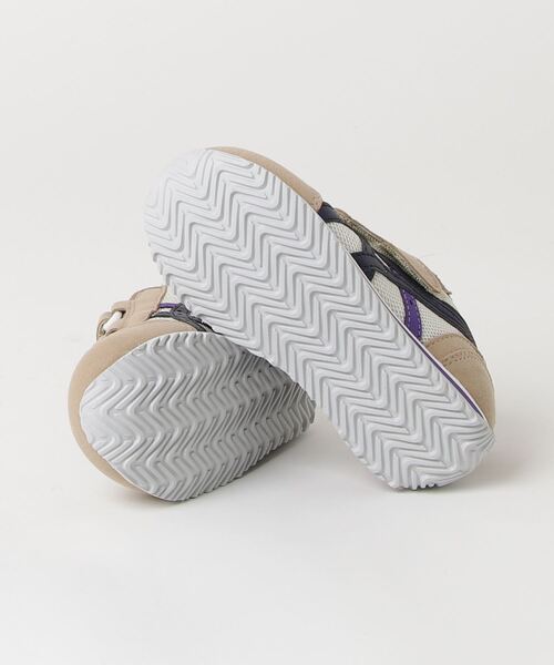 ASICS（アシックス）の「アシックス ASICS IDAHO MINI 4（スニーカー・キッズ・ベージュ・21.0cm/20.5cm/20.0cm/19.5cm/19.0cm/18.0cm/17.5cm/17.0cm/16.0cm/16.5cm/18.5cm/21.5cm/22.0cm）」の3枚目の写真