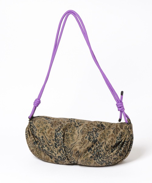 HEREIAM（ヘレイアム）の「【HEREIAM】スポーティーZIP BAG（ショルダーバッグ・レディース・カーキ/ブラック/レオパード/カモフラージュ・FREE）」の12枚目の写真