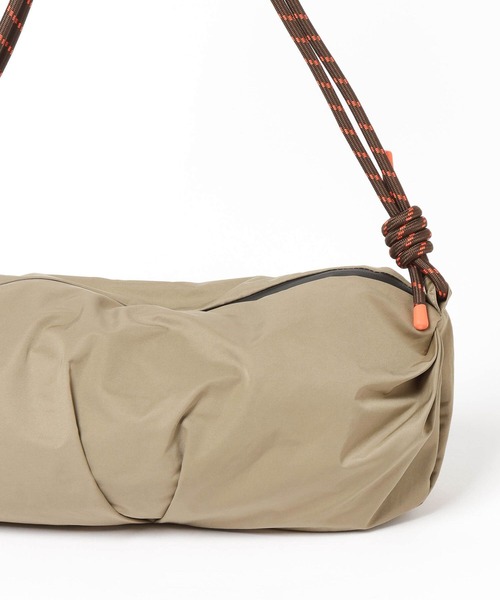 HEREIAM（ヘレイアム）の「【HEREIAM】スポーティーZIP BAG（ショルダーバッグ・レディース・カーキ/ブラック/レオパード/カモフラージュ・FREE）」の16枚目の写真