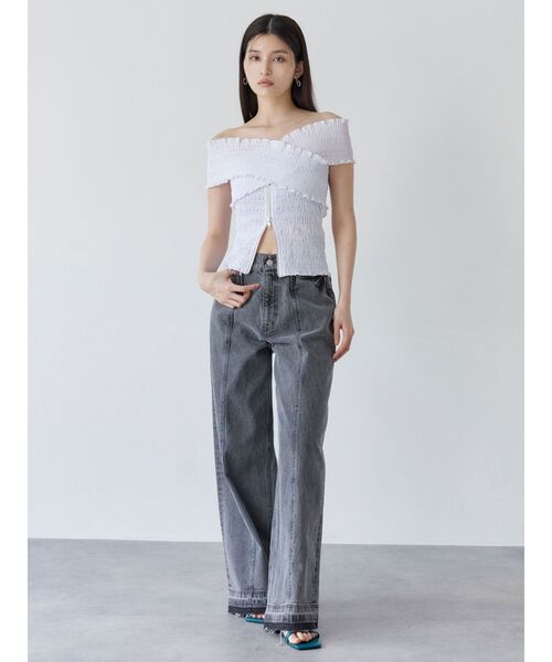 MURUA（ムルーア）の「シャーリングオフショルブラウス（シャツ/ブラウス・レディース・ホワイト/ブラック/ブルー・FREE）」の4枚目の写真