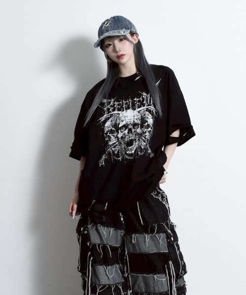 大人上品なおすすめコーデ REFLEM/レフレム』スカルプリントダメージTシャツ/ハーフ トップス