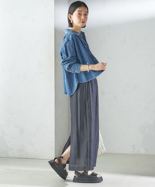 SHIPS（シップス）の「〈洗濯機可能〉ショート丈 デニム シャツ 2（シャツ/ブラウス・レディース・ブルー/ライトブルー・ONE SIZE）」の5枚目の写真