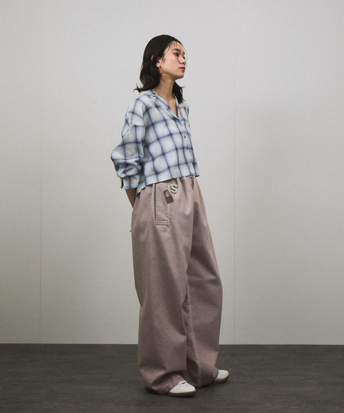 SALON adam et rope'（サロン アダム エ ロペ）の「オンブレチェッククロップドオープンカラーシャツ（シャツ/ブラウス・レディース・ブルー/ブラック系その他/ブルー系その他4・FREE）」の9枚目の写真