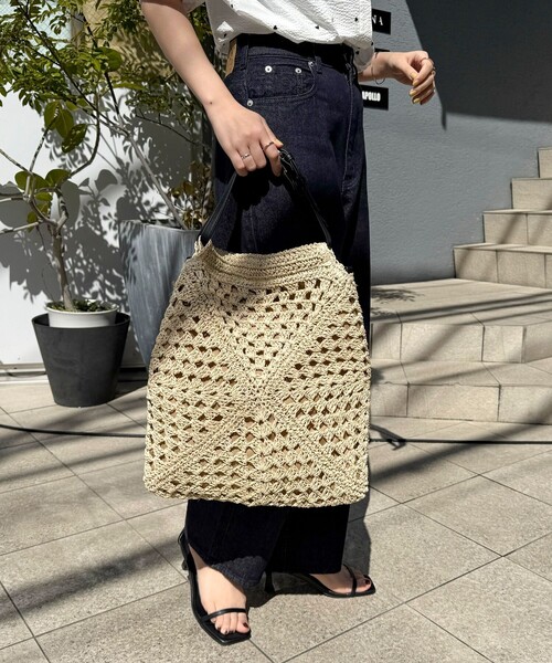 fredy emue（フレディエミュ）の「異素材ハンドルペーパートート＆ショルダーバッグ（かごバッグ・レディース・ブラック/ベージュ・FREE）」の14枚目の写真