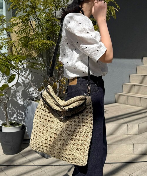 fredy emue（フレディエミュ）の「異素材ハンドルペーパートート＆ショルダーバッグ（かごバッグ・レディース・ブラック/ベージュ・FREE）」の15枚目の写真