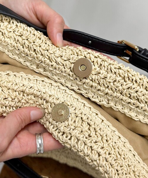 fredy emue（フレディエミュ）の「異素材ハンドルペーパートート＆ショルダーバッグ（かごバッグ・レディース・ブラック/ベージュ・FREE）」の6枚目の写真