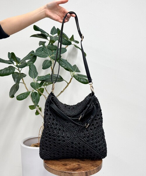 fredy emue（フレディエミュ）の「異素材ハンドルペーパートート＆ショルダーバッグ（かごバッグ・レディース・ブラック/ベージュ・FREE）」の8枚目の写真