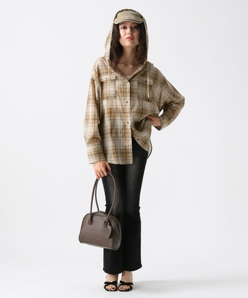 FOREVER 21(フォーエバー トゥエンティーワン)の「【2025SS】チェック柄フーディシアービッグシャツ(シャツ/ブラウス・レディース・グレー/イエロー/グリーン・FREE)」の6枚目の写真