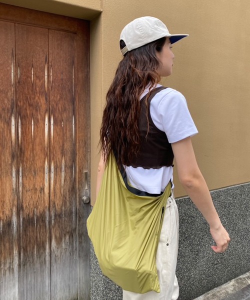 UNDERSTATEMENTs（アンダーステイトメント）の「【ユニセックス】ポケッタブルショルダーバッグ/リップストップ（ショルダーバッグ・メンズ・ブラック/マスタード・FREE）」の21枚目の写真