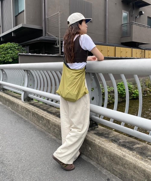 UNDERSTATEMENTs（アンダーステイトメント）の「【ユニセックス】ポケッタブルショルダーバッグ/リップストップ（ショルダーバッグ・メンズ・ブラック/マスタード・FREE）」の22枚目の写真