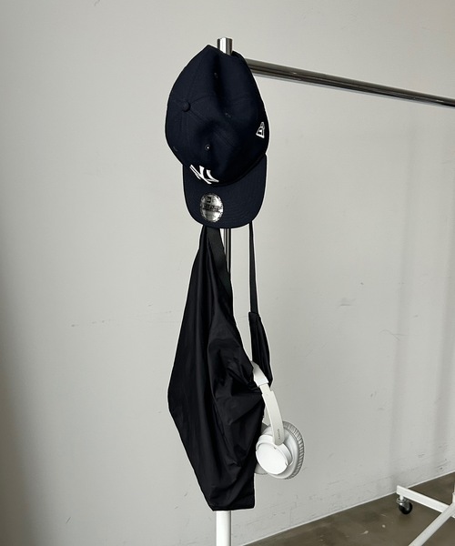 UNDERSTATEMENTs（アンダーステイトメント）の「【ユニセックス】ポケッタブルショルダーバッグ/リップストップ（ショルダーバッグ・メンズ・ブラック/マスタード・FREE）」の17枚目の写真