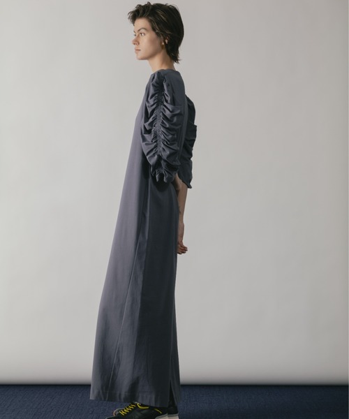 CINOH(チノ)の「CLEFF GATHERED SLEEVE DRESS(ワンピース・レディース・グレー/ブラック/ボルドー・36/38)」の16枚目の写真