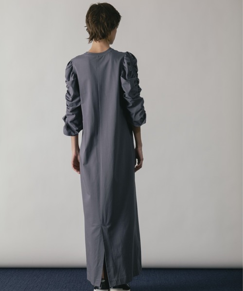 CINOH(チノ)の「CLEFF GATHERED SLEEVE DRESS(ワンピース・レディース・グレー/ブラック/ボルドー・36/38)」の17枚目の写真