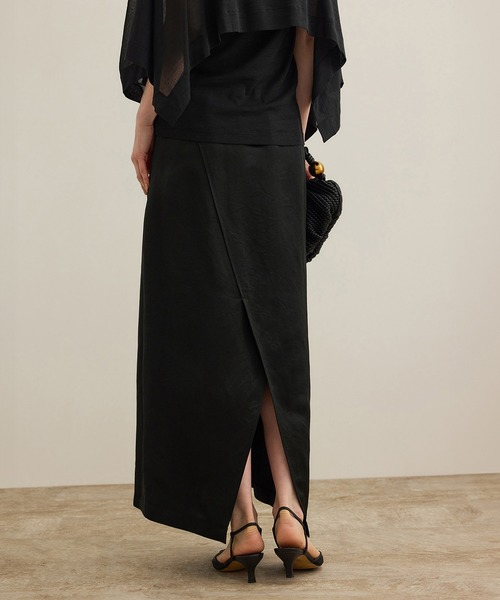 ROPE'(ロペ)の「アセテートリネンバッククロススカート/洗える(スカート・レディース・オフホワイト/ブラック・36/38)」の2枚目の写真