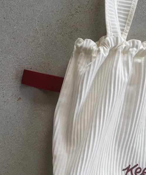 210nouve(トゥージュヌーブ)の「【Keepers】 刺繍 ロゴ プリーツ トートバッグ(トートバッグ・レディース・クリーム/ミント/ブラック/イエロー・FREE)」の9枚目の写真