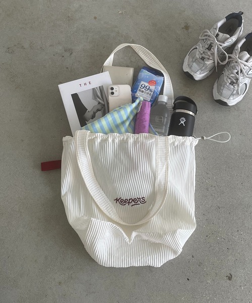 210nouve(トゥージュヌーブ)の「【Keepers】 刺繍 ロゴ プリーツ トートバッグ(トートバッグ・レディース・クリーム/ミント/ブラック/イエロー・FREE)」の12枚目の写真