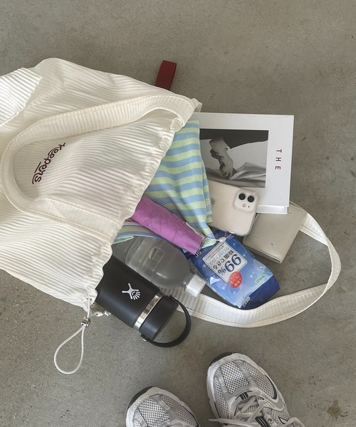 210nouve(トゥージュヌーブ)の「【Keepers】 刺繍 ロゴ プリーツ トートバッグ(トートバッグ・レディース・クリーム/ミント/ブラック/イエロー・FREE)」の13枚目の写真