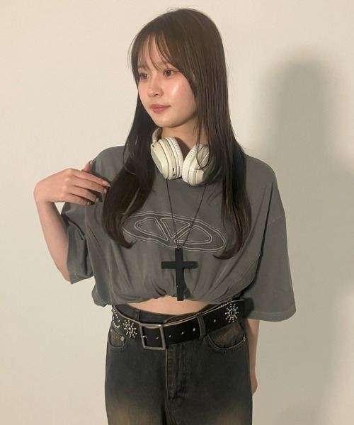 ARULE(アルール)の「A'GEM/9 × .kom 『ARULE/アルール』 ロゴピグメントTシャツ(Tシャツ/カットソー・メンズ・チャコールグレー/グレー・FREE)」の2枚目の写真