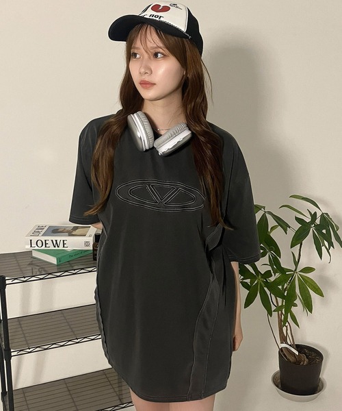 ARULE(アルール)の「A'GEM/9 × .kom 『ARULE/アルール』 ロゴピグメントTシャツ(Tシャツ/カットソー・メンズ・チャコールグレー/グレー・FREE)」の1枚目の写真