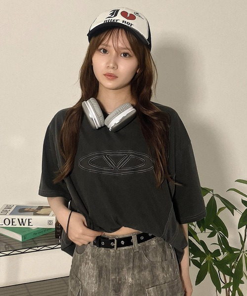 ARULE(アルール)の「A'GEM/9 × .kom 『ARULE/アルール』 ロゴピグメントTシャツ(Tシャツ/カットソー・メンズ・チャコールグレー/グレー・FREE)」の5枚目の写真
