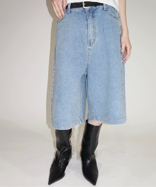 musubore（ムスボレ）の「【 select 】sparkly studs bermuda denim PT / バミューダデニムパンツ（デニムパンツ・レディース・ブルー・L/M）」の4枚目の写真
