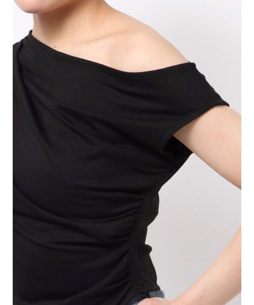 MURUA（ムルーア）の「ドレープワンショルトップス（Tシャツ/カットソー・レディース・ブラック/ホワイト/ブルー・FREE）」の17枚目の写真