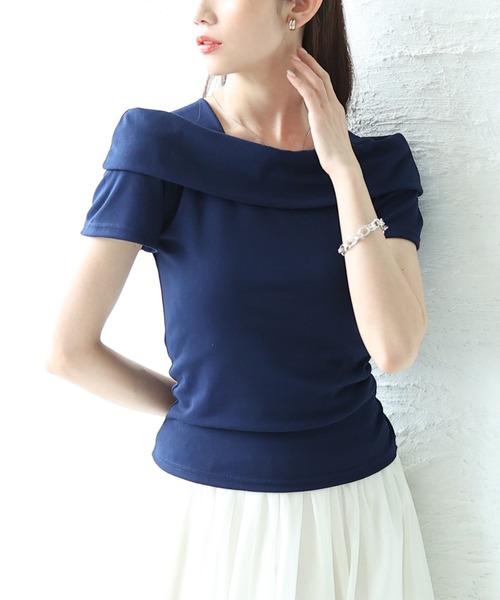 Sawa a la mode(サワアラモード)の「オフショルダー風スリムカットソートップス(Tシャツ/カットソー・レディース・ホワイト/ネイビー/ブラック・FREE)」の1枚目の写真