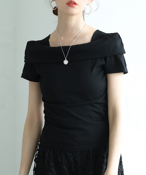 Sawa a la mode(サワアラモード)の「オフショルダー風スリムカットソートップス(Tシャツ/カットソー・レディース・ホワイト/ネイビー/ブラック・FREE)」の3枚目の写真