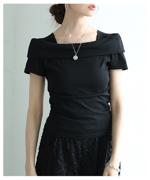 Sawa a la mode(サワアラモード)の「オフショルダー風スリムカットソートップス(Tシャツ/カットソー・レディース・ホワイト/ネイビー/ブラック・FREE)」の9枚目の写真