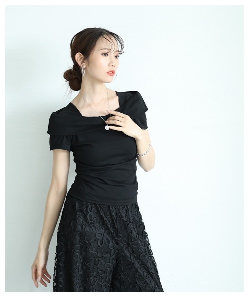 Sawa a la mode(サワアラモード)の「オフショルダー風スリムカットソートップス(Tシャツ/カットソー・レディース・ホワイト/ネイビー/ブラック・FREE)」の10枚目の写真