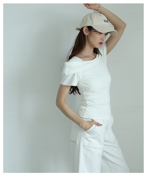 Sawa a la mode(サワアラモード)の「オフショルダー風スリムカットソートップス(Tシャツ/カットソー・レディース・ホワイト/ネイビー/ブラック・FREE)」の11枚目の写真
