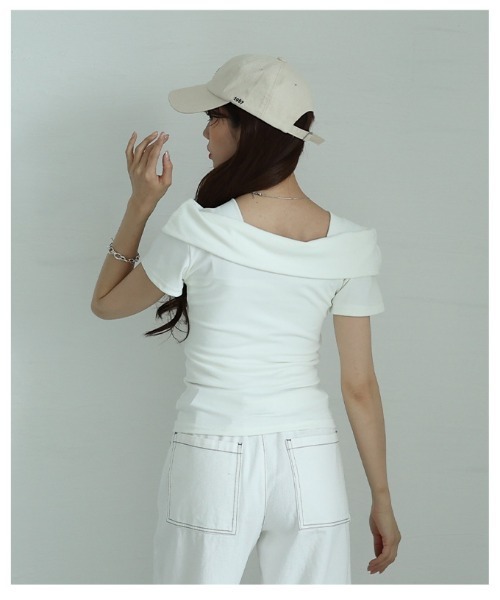 Sawa a la mode(サワアラモード)の「オフショルダー風スリムカットソートップス(Tシャツ/カットソー・レディース・ホワイト/ネイビー/ブラック・FREE)」の15枚目の写真