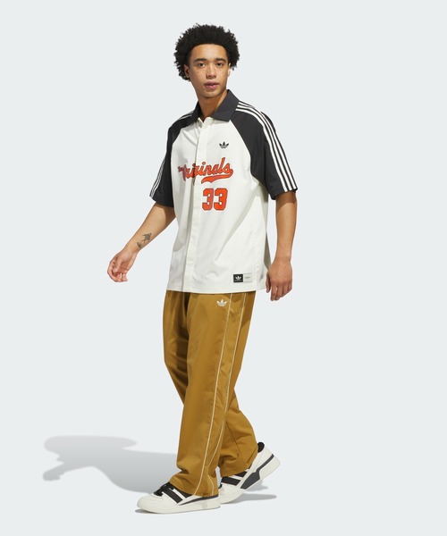 adidas（アディダス）の「ウィンター シュータートップ Winter Shooter / 半袖シャツ アディダスオリジナルス adidas Originals（シャツ/ブラウス・メンズ・ホワイト×ゴールド/ホワイト×ブラック・3XL/X-SMALL/XX-LARGE/LARGE/MEDIUM/SMALL/X-LARGE）」の8枚目の写真