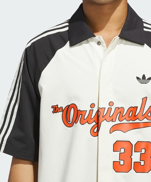 adidas（アディダス）の「ウィンター シュータートップ Winter Shooter / 半袖シャツ アディダスオリジナルス adidas Originals（シャツ/ブラウス・メンズ・ホワイト×ゴールド/ホワイト×ブラック・3XL/X-SMALL/XX-LARGE/LARGE/MEDIUM/SMALL/X-LARGE）」の6枚目の写真