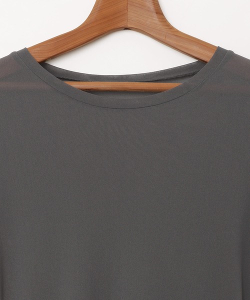 andme(アンドミー)の「コンパクト半袖シアートップス(Tシャツ/カットソー・レディース・チャコールグレー/ブラック/アイボリー/ライトピンク・FREE)」の7枚目の写真
